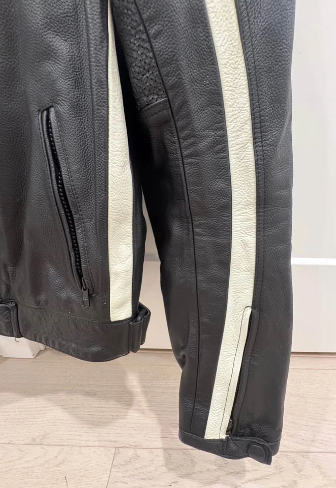 Ducati Genuine Leather Motorcycle Jacket – Men’s Medium - photo 3