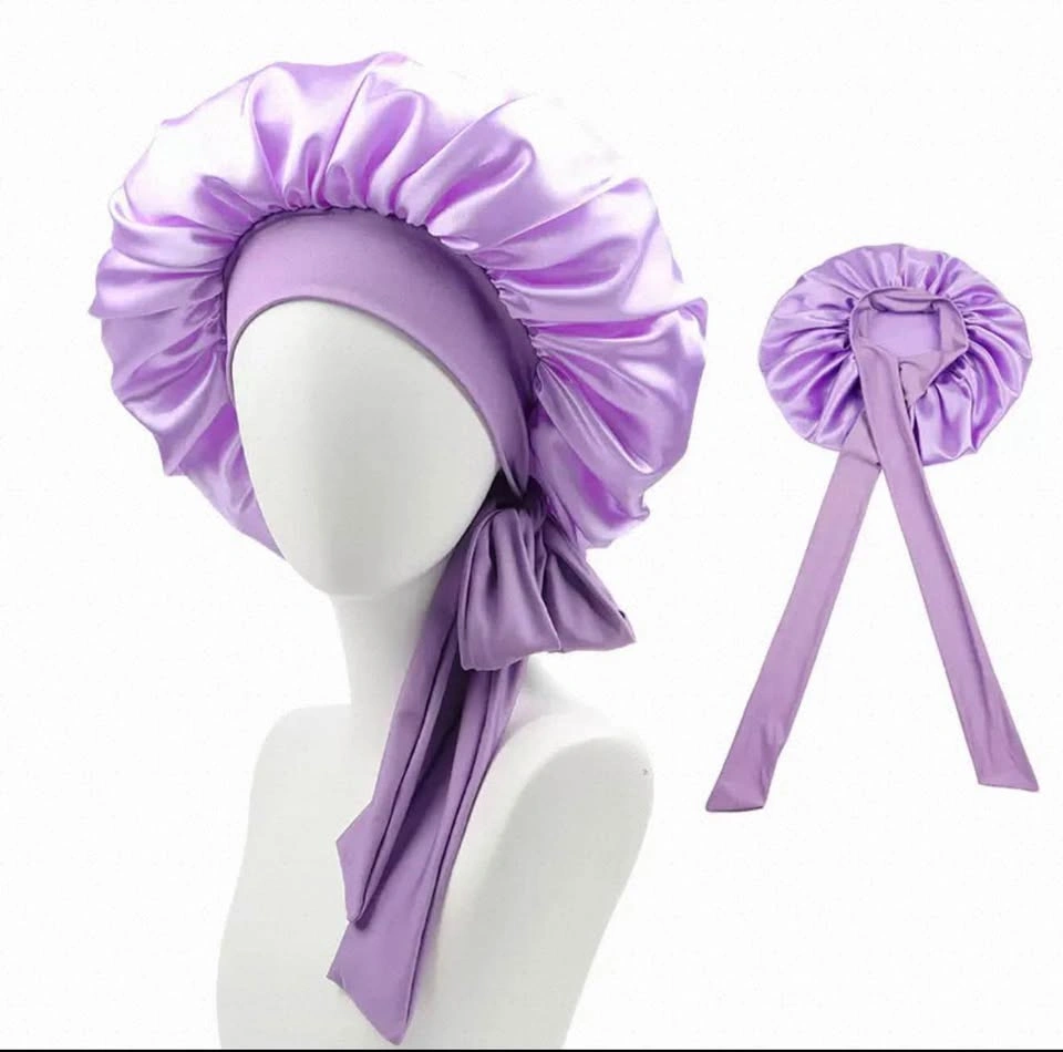 Satin bonnet with ribbon - photo 3