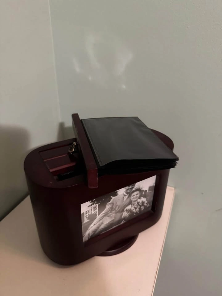 Swivel photo frame with 3 additional albums - photo 2