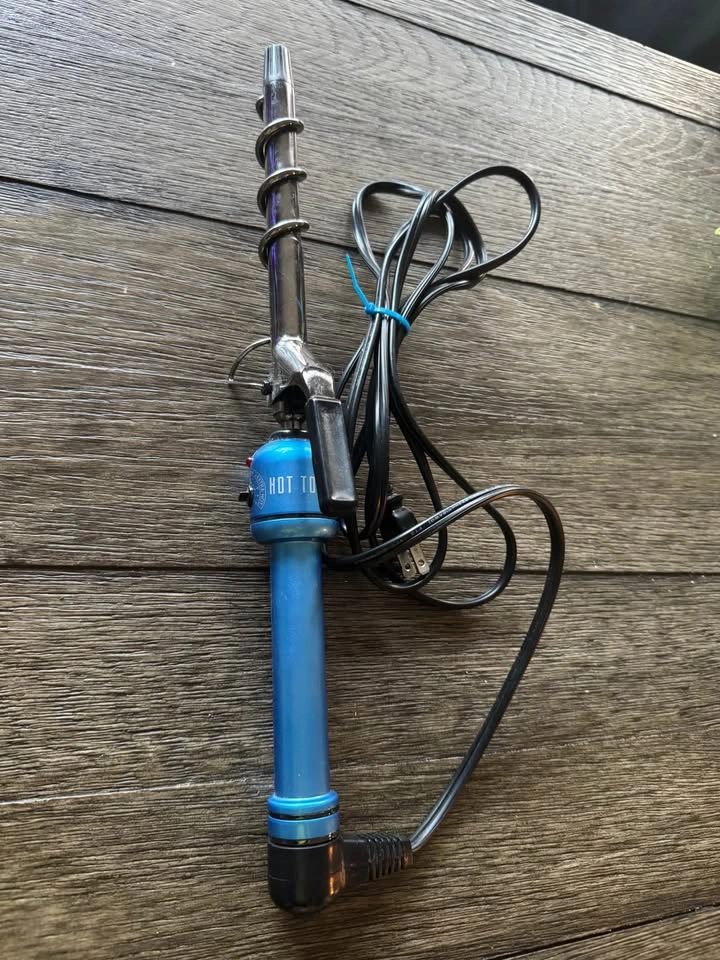 Hot Tools Blue Ice Titanium Coil Spring Curling Iron - photo 2