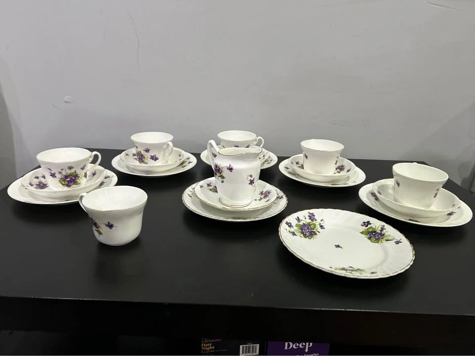 Duchess & Stanley fine bone china 20 piece set - photo 2