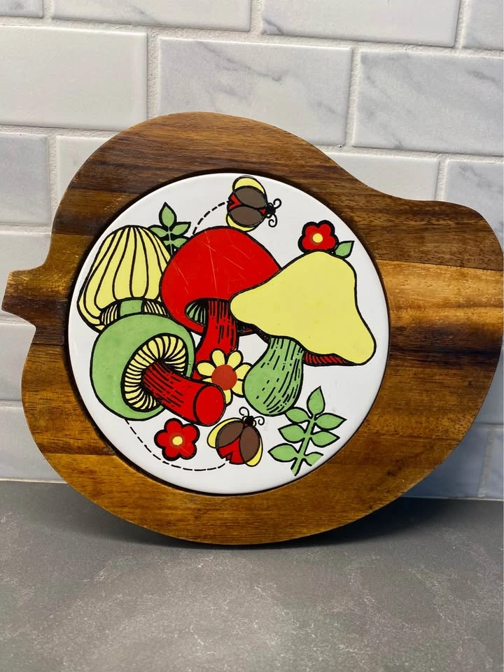 Vintage Mushroom and Ladybug Wooden Tile Trivet/Cutting board - photo 3