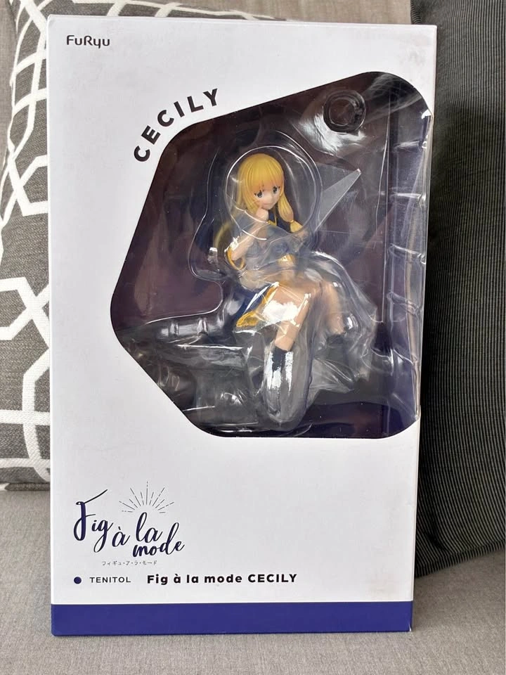 Cecily Fig à la mode Statue