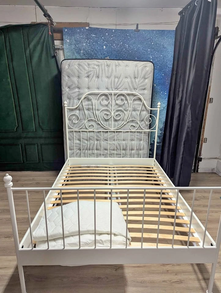 White metal bed frame + Full/Double Mattress