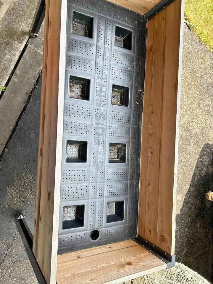 Raised planter box