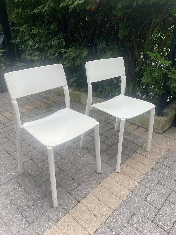 2 White Plastic chairs - photo 2