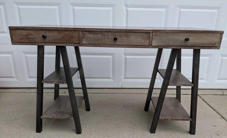 Desk - 3 drawers - 52"l x 22 1/4"w x 32"h - photo 4
