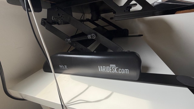 VariDesk ProPlus 36 Standing Desk Converter - photo 2