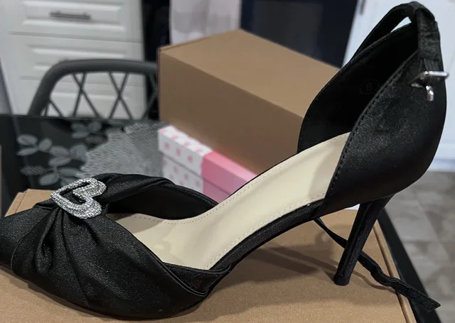 Azry black Heels new condition size 8 image indicator(4)