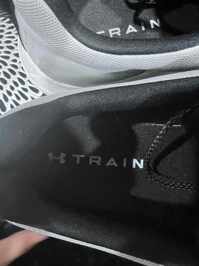 Under Armour HOVR Train image indicator(7)