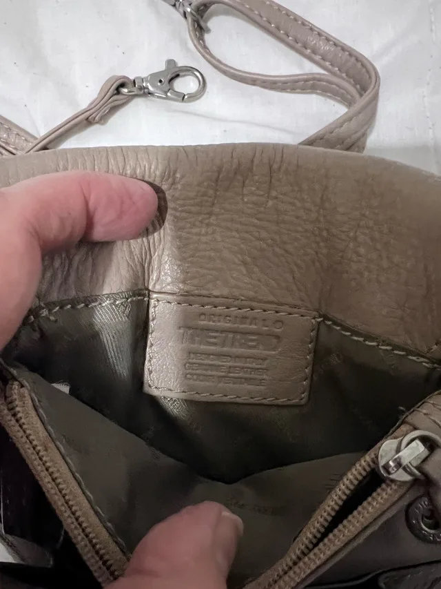 OriginaLO Metro Handbag thumbnail