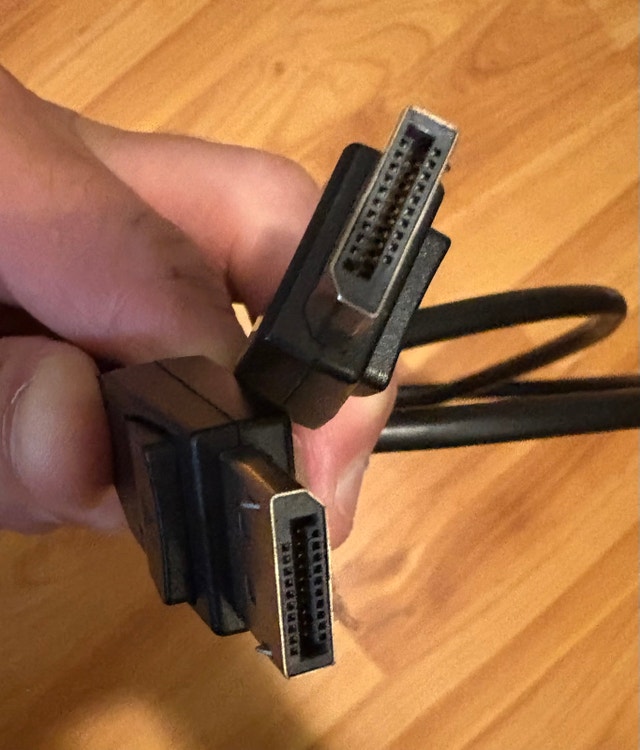DisplayPort Cable - photo 2
