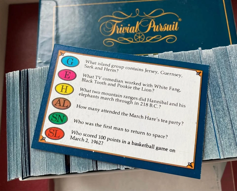 Vintage 1980’s Trivial Pursuit Bundle-Complete Genus Master Game - photo 4