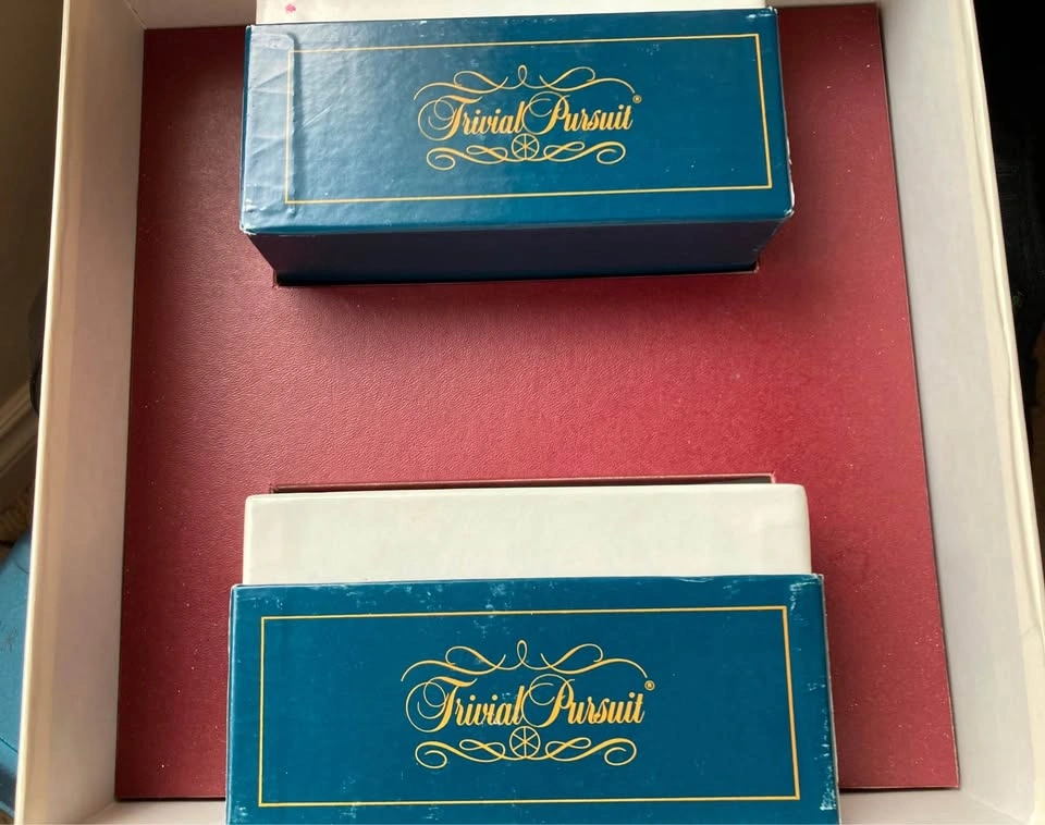 Vintage 1980’s Trivial Pursuit Bundle-Complete Genus Master Game - photo 5