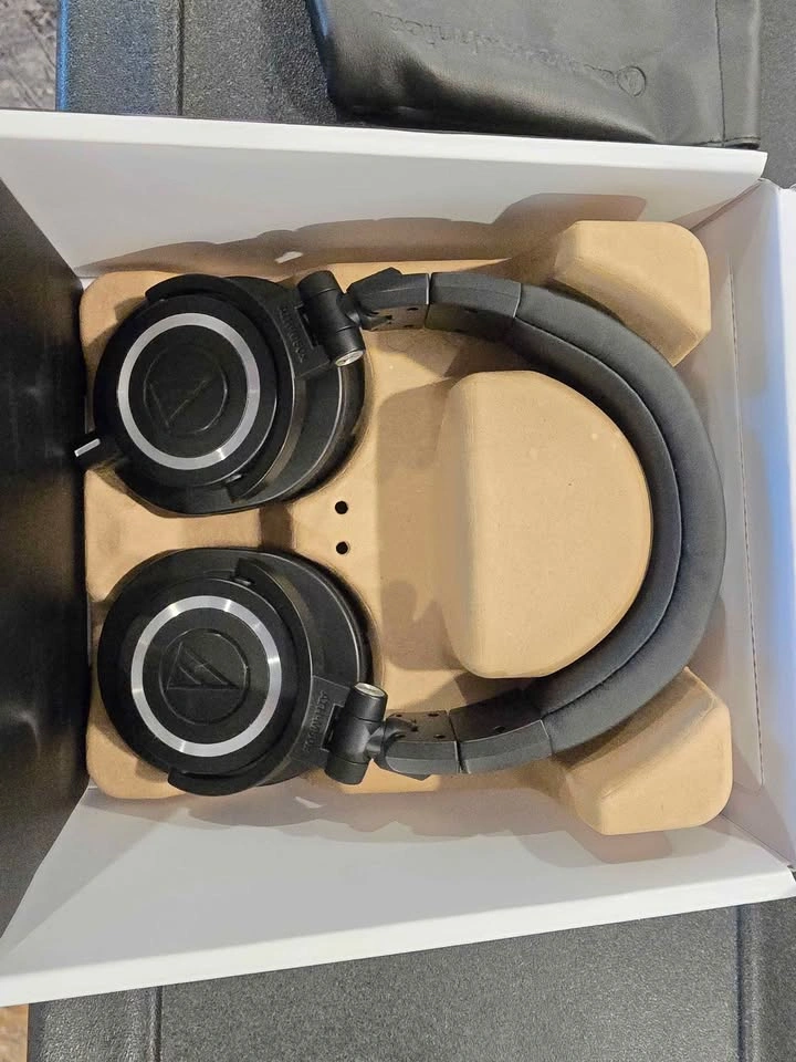 Audio Technica ATH-M50X headphones - photo 4