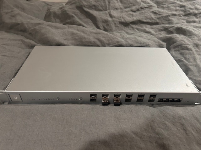 Ubiquiti UniFi US-16-XG Switch