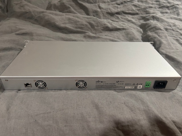Ubiquiti UniFi US-16-XG Switch - photo 2