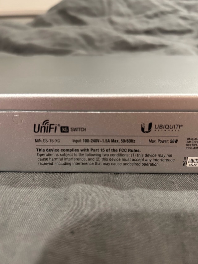 Ubiquiti UniFi US-16-XG Switch - photo 3