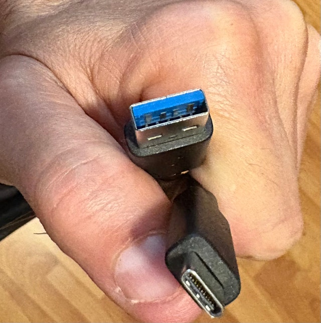 USB-A to USB-C Data Cable - photo 2