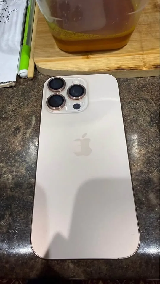 iPhone 16 Pro Desert Titanium 256GB image indicator(4)