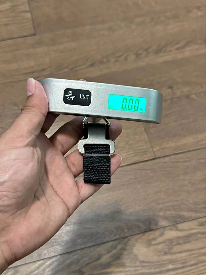Brand new digital luggage scale, travel weight machine