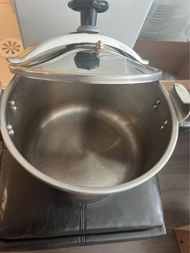 Large SEB 10L Stainless Steel Pressure Cooker - photo 3