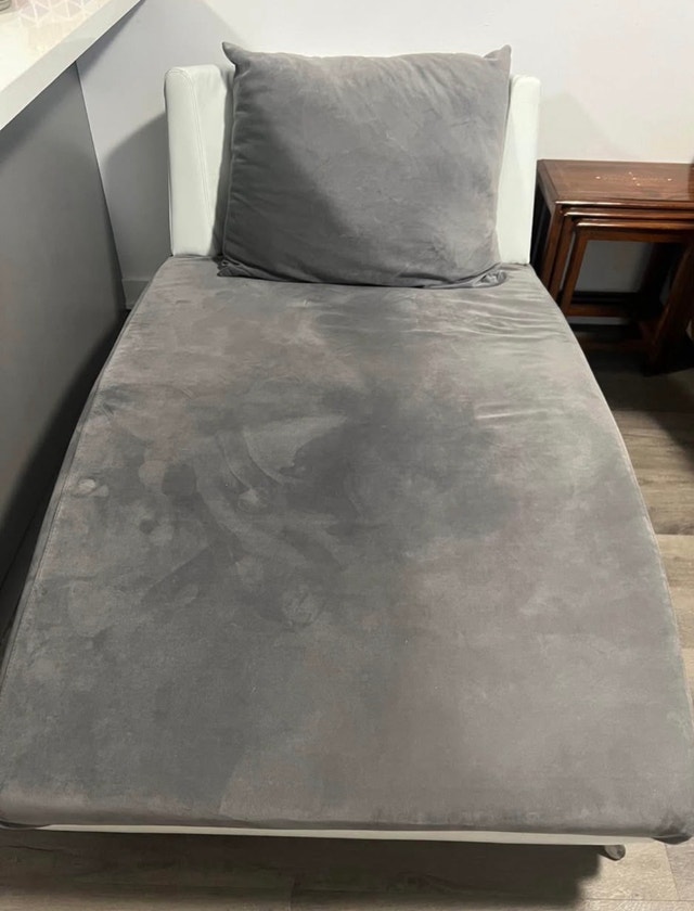 2 set Day bed (free ottoman)