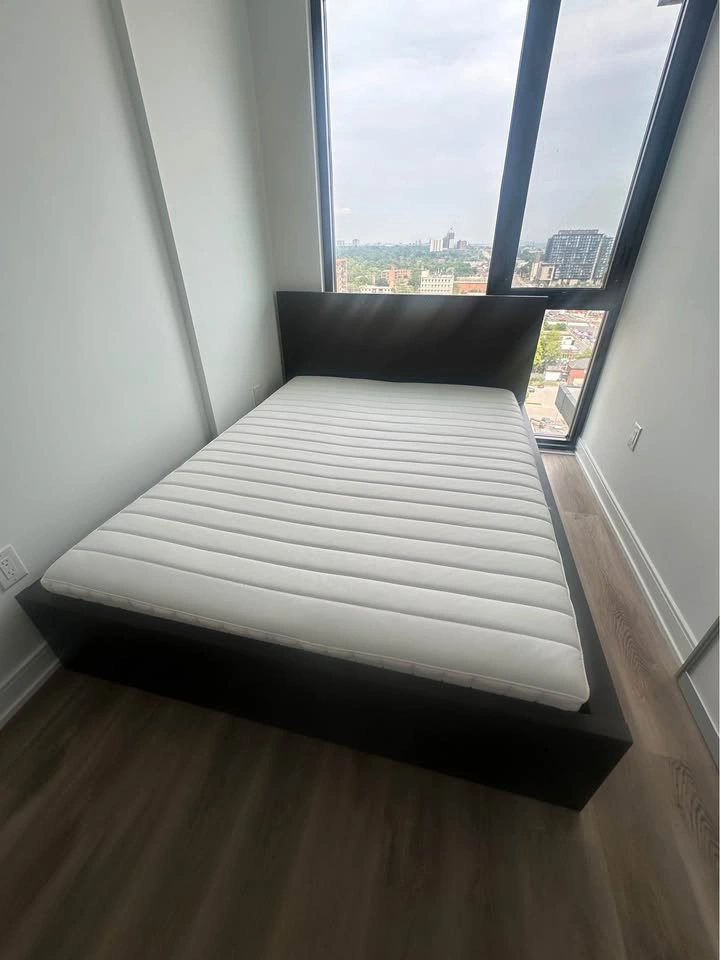 Queen Bed with hybrid mattress - photo 2