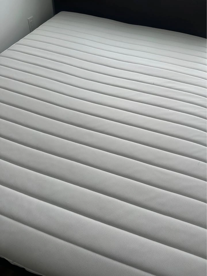Queen Bed with hybrid mattress - photo 4