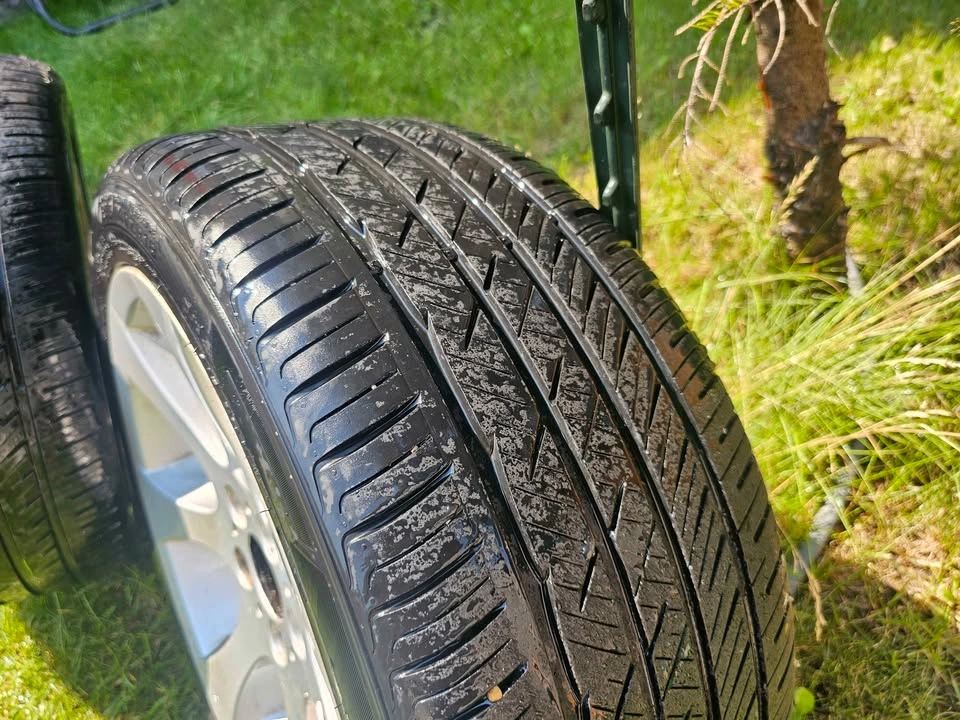 2 Laufenn Tires 255/40ZR18 on BMW Rims - photo 5