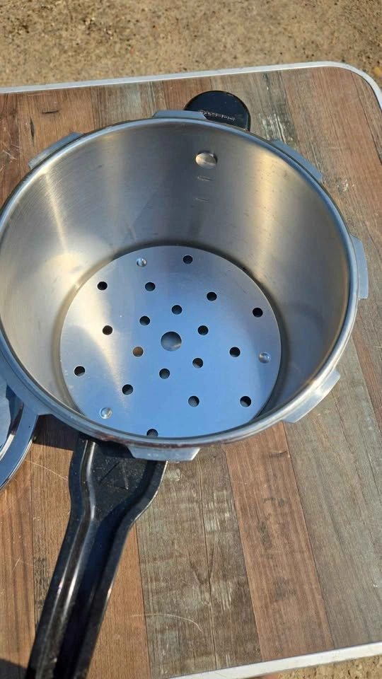 Presto Pressure Cooker - photo 2
