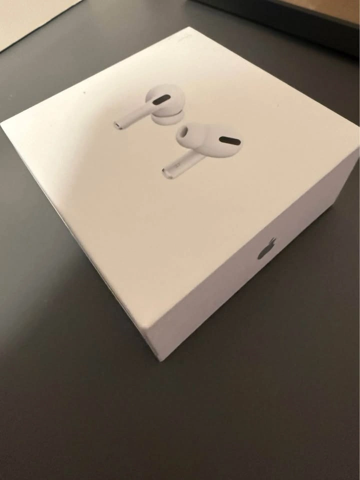 [BROKEN] Apple AirPods Pro (1st Gen) with Charging Case - photo 2