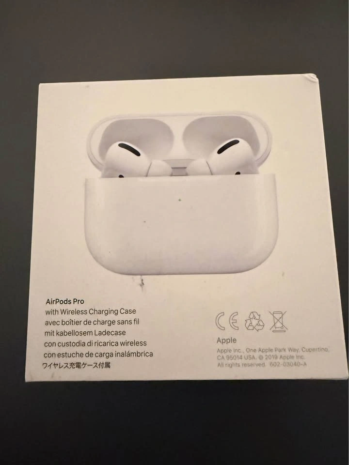 [BROKEN] Apple AirPods Pro (1st Gen) with Charging Case - photo 4
