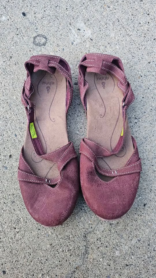 Ahnu Karma Latitude Suede Mary Jane Flats - Size 8.5 - photo 2