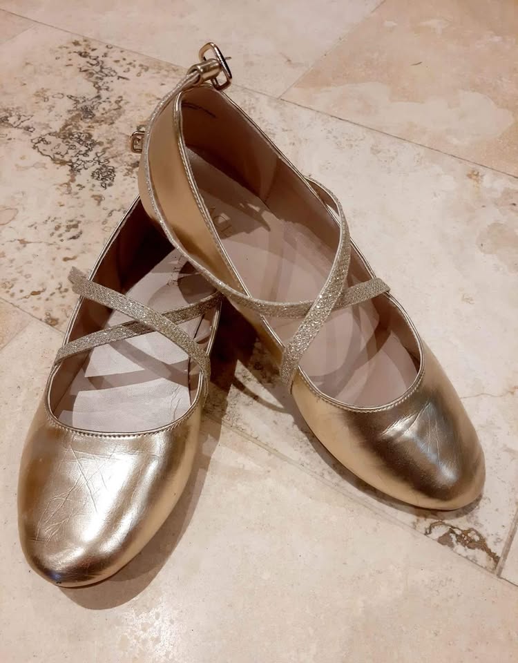 Girls Size 6 - Gold Shoes