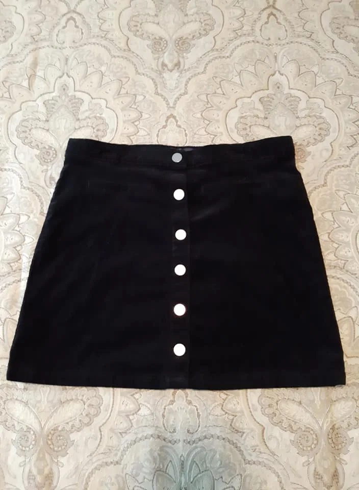 Girls Size 12 BNNW - Black Skirt thumbnail