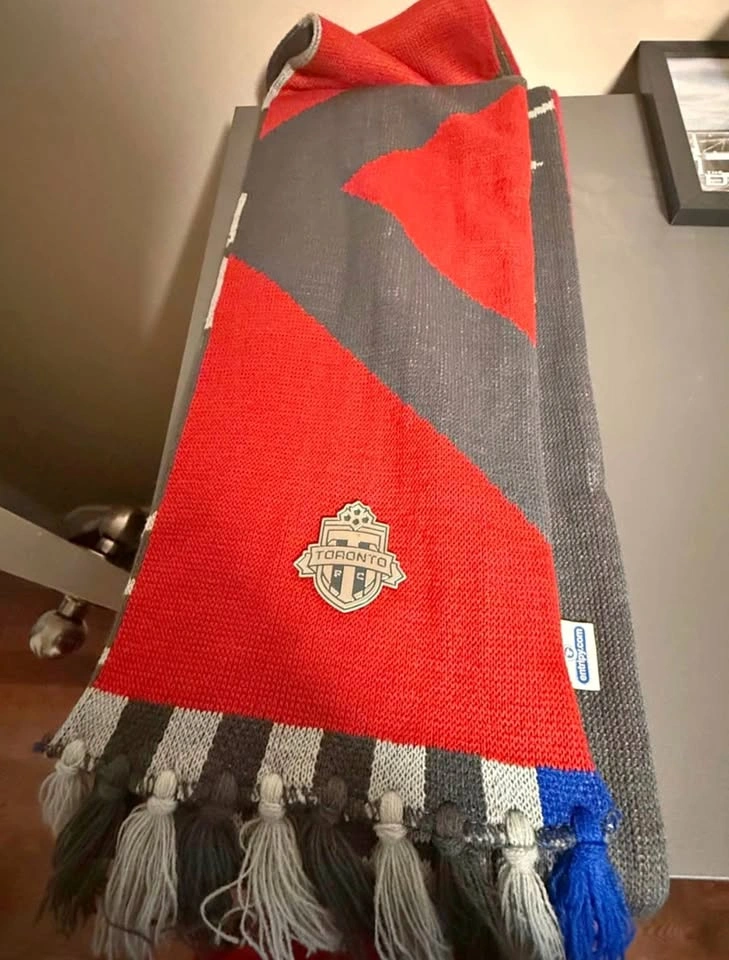 [USED] Toronto FC Knit Soccer Scarf