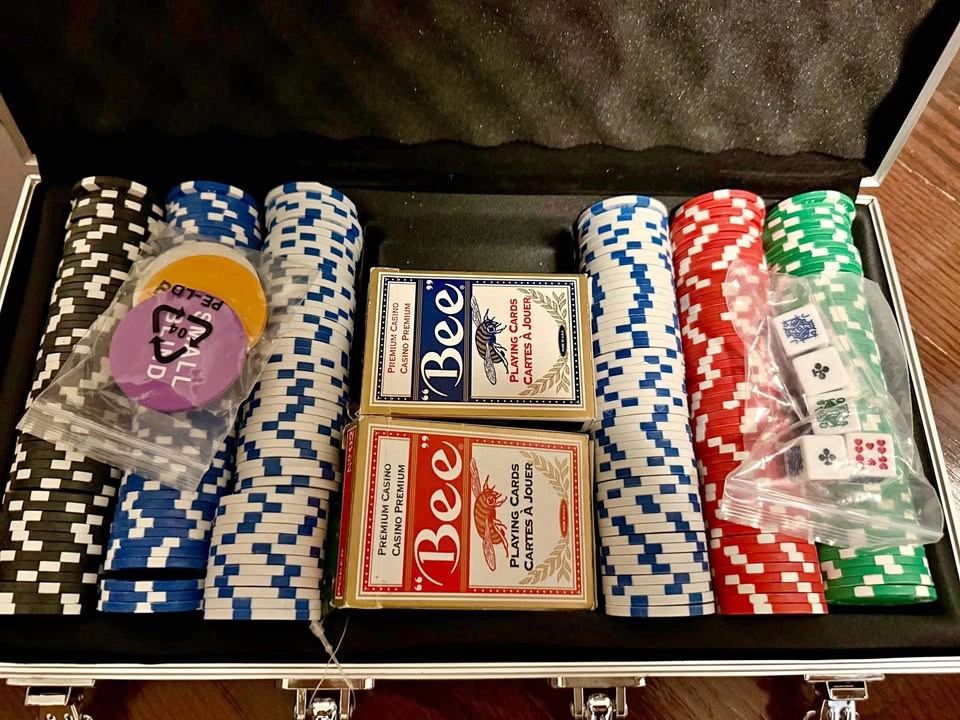 [USED] Poker Chip Set with Carrying Case