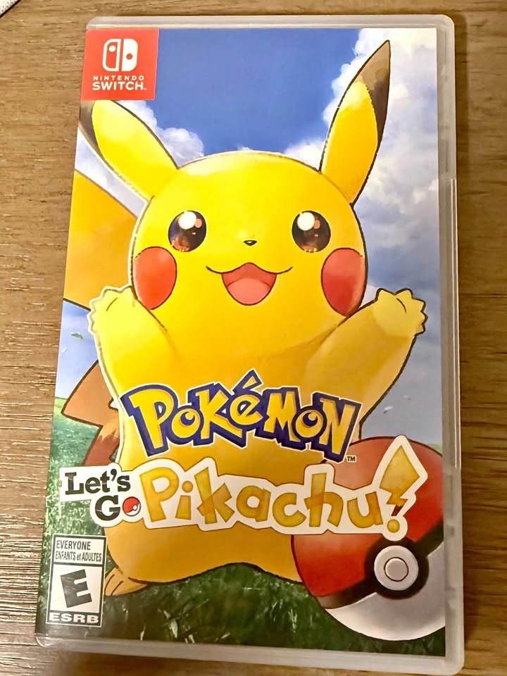 [USED] Pokemon Let's Go Pikachu - Nintendo Switch