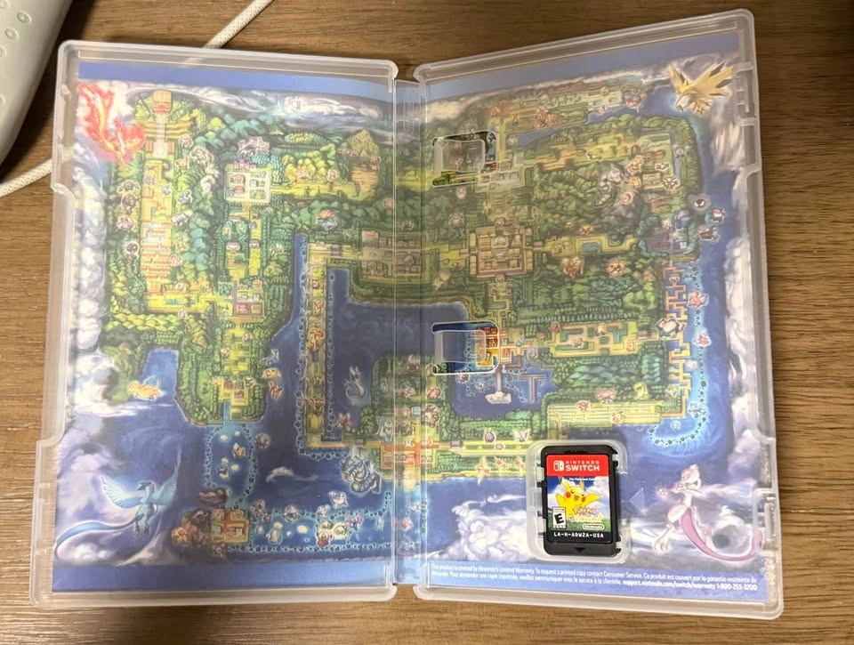 [USED] Pokemon Let's Go Pikachu - Nintendo Switch - photo 2
