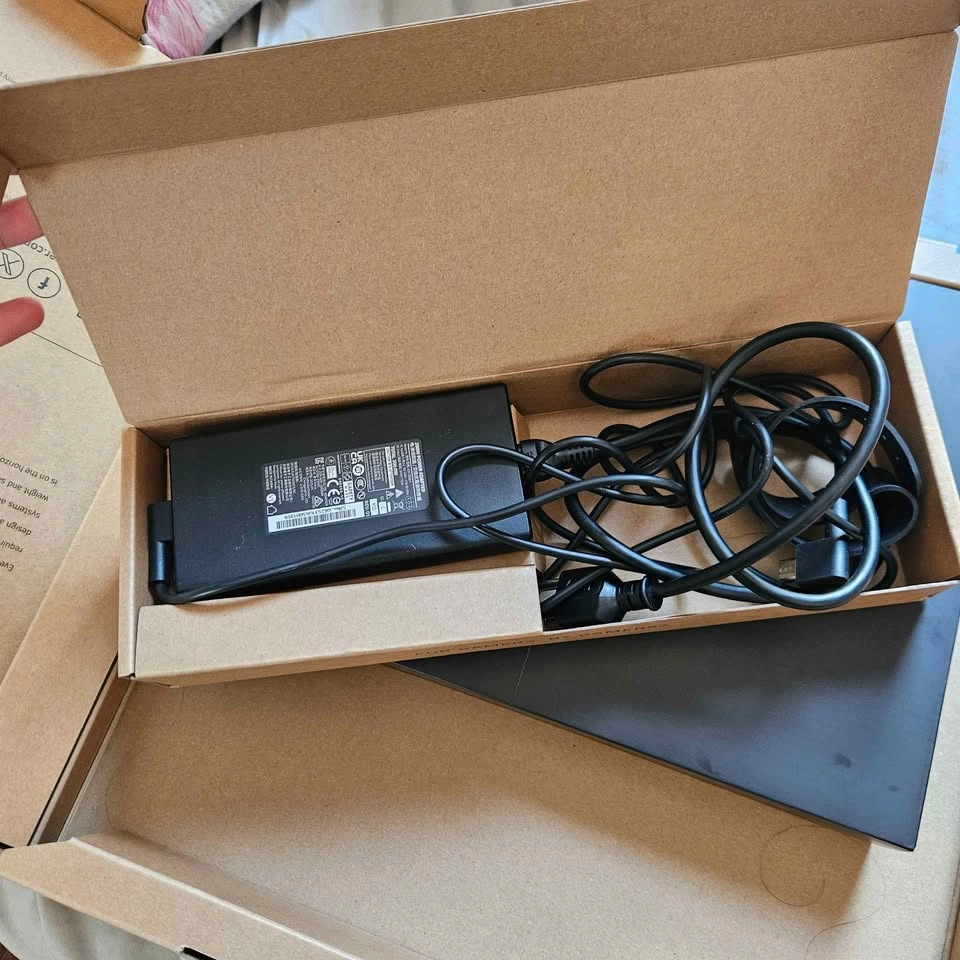 NEW Gaming Laptop, 3K OLED, RTX 5070, Ryzen AI 9 365, 32GB RAM - photo 2