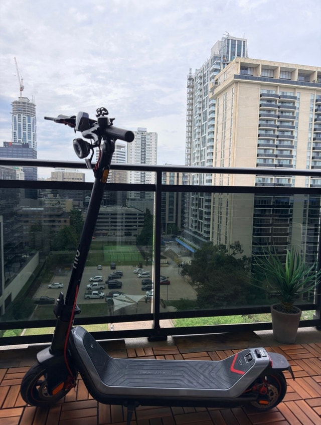 NIU KQi3 Max Electric Kick Scooter