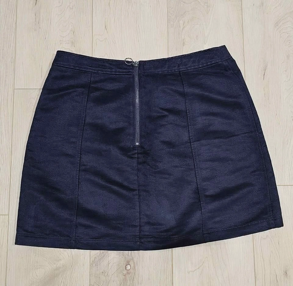 Old Navy Faux-Suede Mini Skirt (Size 12) - photo 2
