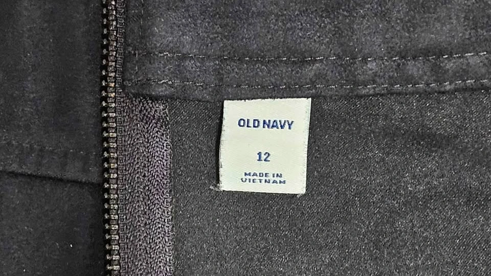 Old Navy Faux-Suede Mini Skirt (Size 12) - photo 4