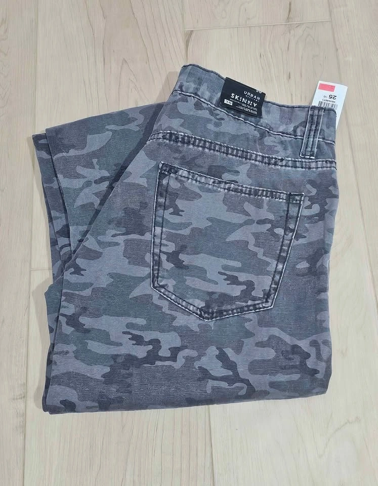 4 Jeans for $35 [31×32] - photo 4