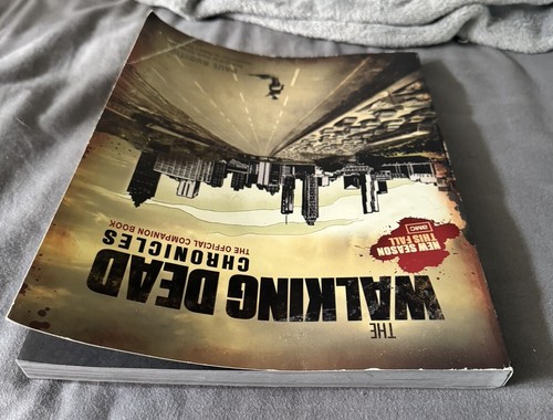 The Walking Dead Chronicles by AMC and Paul Ruditis (2011) - photo 4