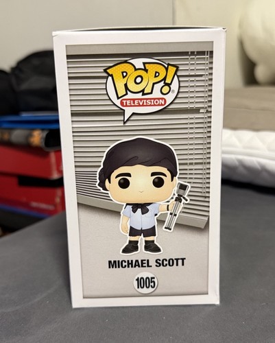 Funko Pop! Vinyl: The Office - Survivor Man Michael Scott #1005 - photo 4