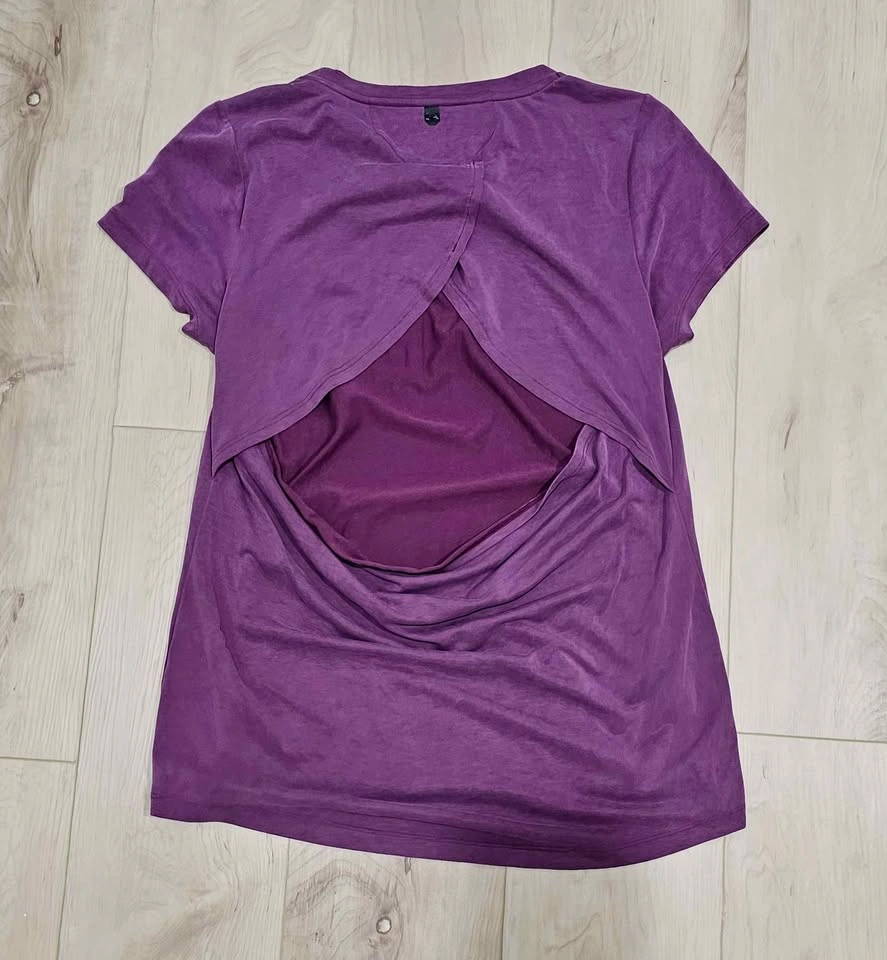 2 Under Armour Women's Athletic T-Shirt [Large] for $15 - photo 3
