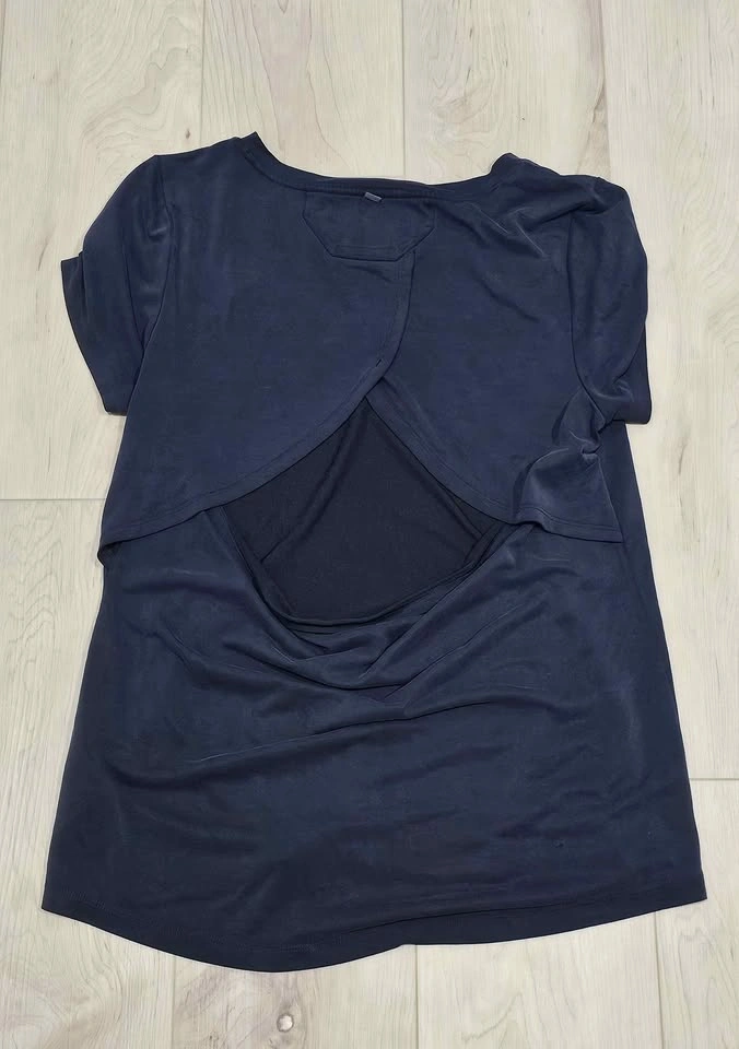 2 Under Armour Women's Athletic T-Shirt [Large] for $15 - photo 5