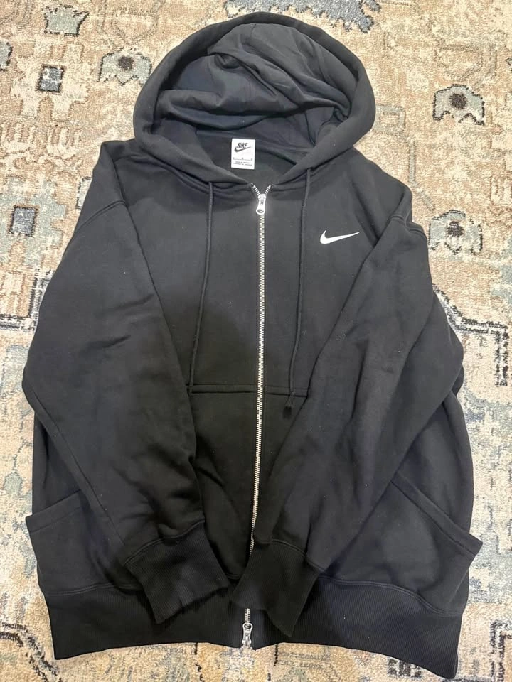 nike hoodie